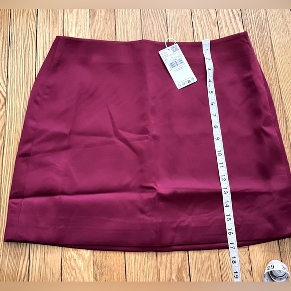 NWT Mango Burgundy Back Zip Size 40 Skirt - Picture 3 of 4